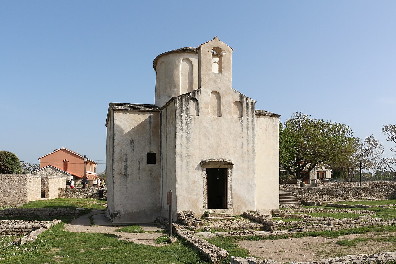 The Church of the Holy Cross and historic remains in Nin
