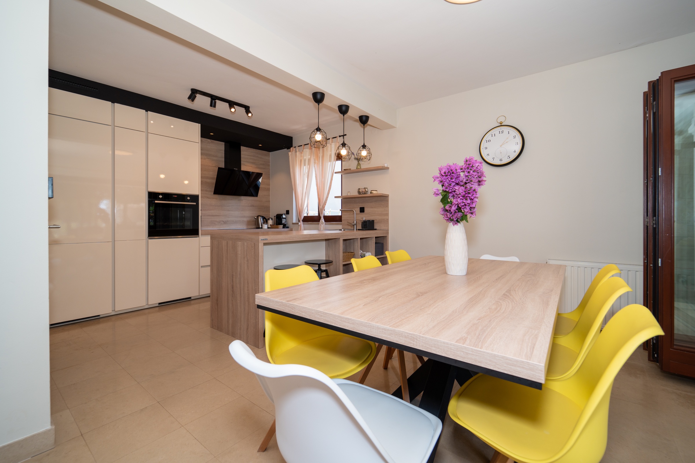 Villa Lostura’s main indoor kitchen and dining table